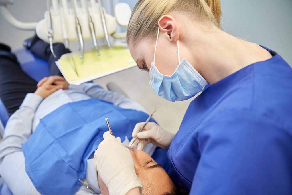 Emergency Tooth Extraction at dental lounge
